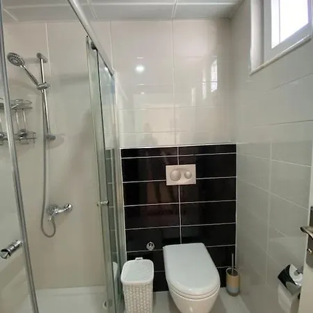 3+1. бассейн, горы. 3 минуты до моря Apartman