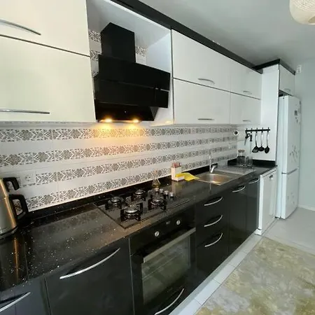 3+1. бассейн, горы. 3 минуты до моря Appartement Antalya