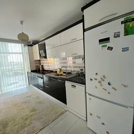3+1. бассейн, горы. 3 минуты до моря Appartement *