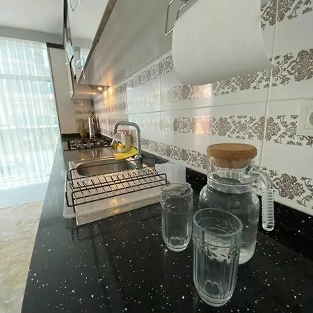 Appartement 3+1. бассейн, горы. 3 минуты до моря *
