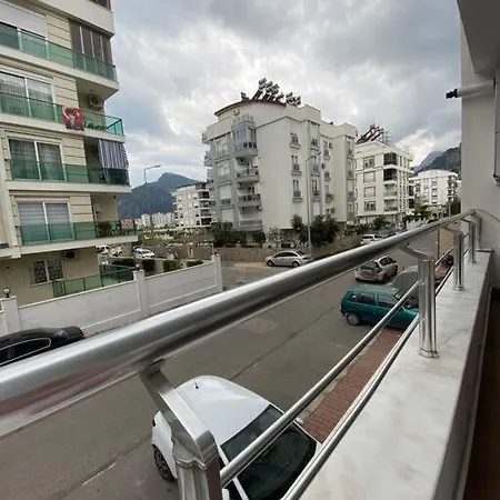 3+1. бассейн, горы. 3 минуты до моря Appartement Antalya