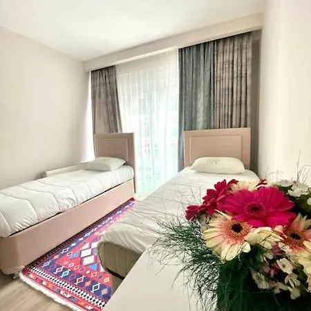 3+1. бассейн, горы. 3 минуты до моря Appartement *
